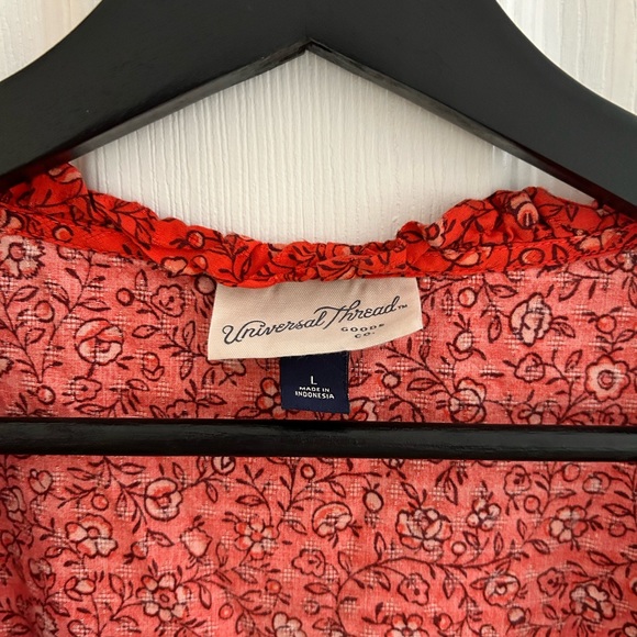 Universal Thread Red/Orange Floral Wrap shirt Size Large - Picture 7 of 8